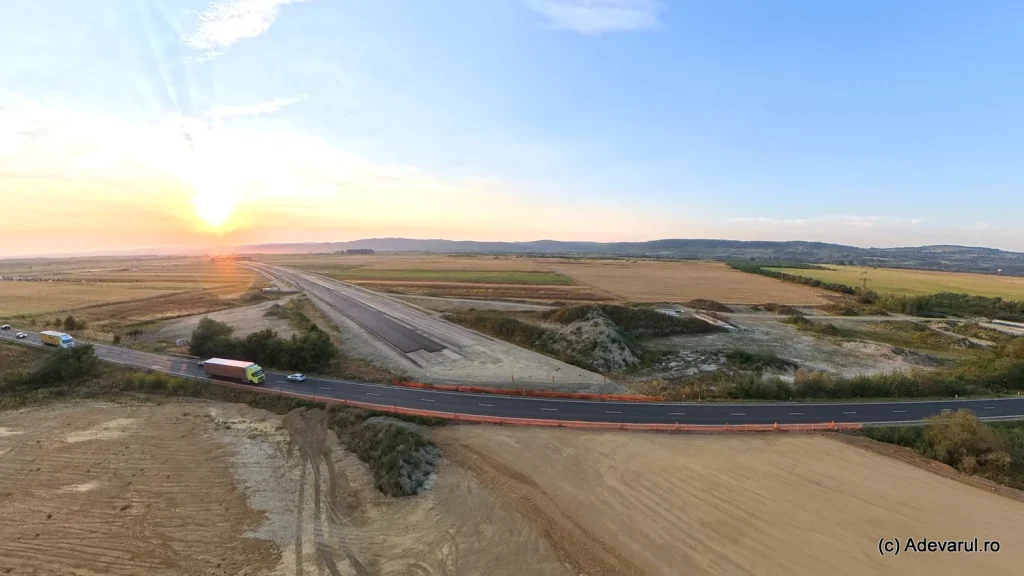 Primele porțiuni de asfalt pe Autostrada Sibiu–Făgăraș Tronsonul Arpașu de Jos – Sâmbăta de Sus a trecut de 40% lucrări